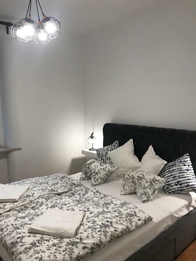 Apartamento Stare Miasto Swietojerska 12 Varsovia Exterior foto