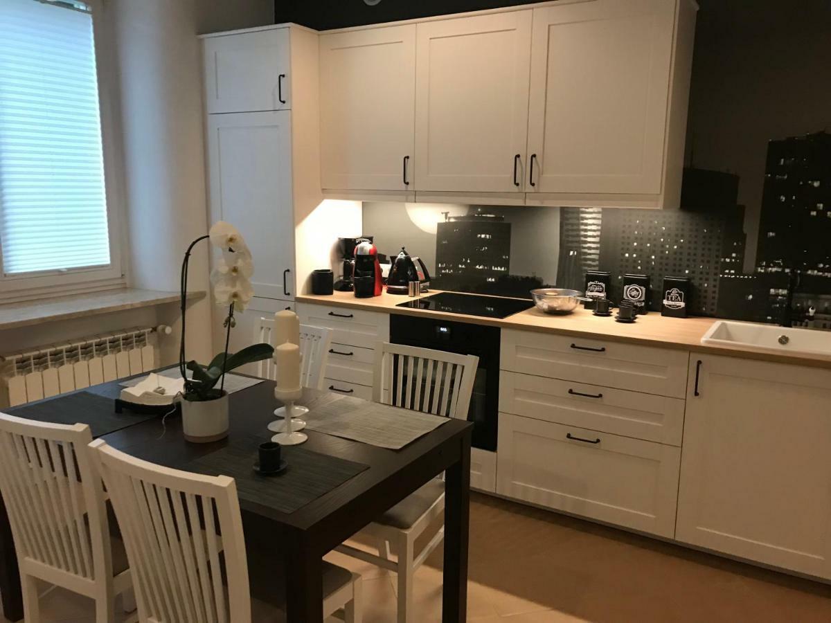 Apartamento Stare Miasto Swietojerska 12 Varsovia Exterior foto