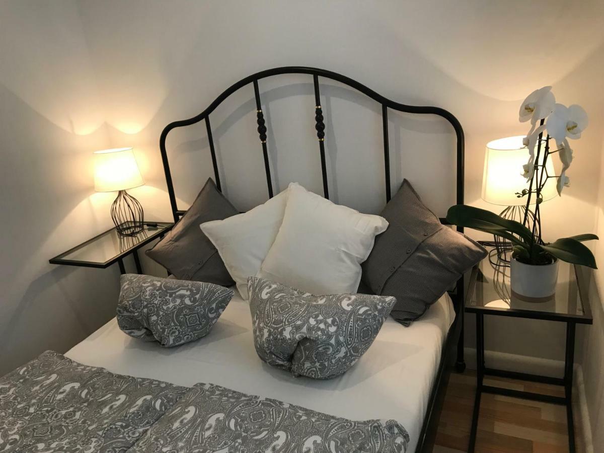 Apartamento Stare Miasto Swietojerska 12 Varsovia Exterior foto