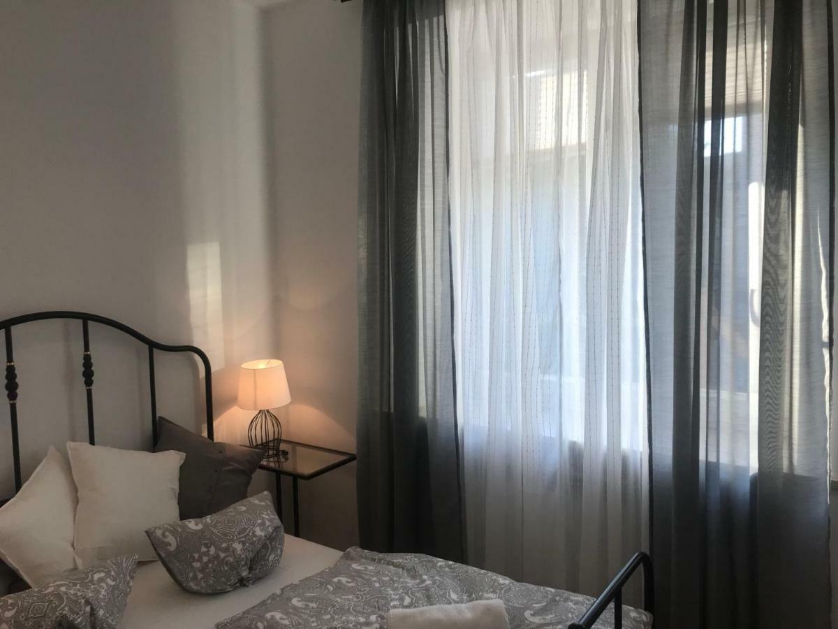 Apartamento Stare Miasto Swietojerska 12 Varsovia Exterior foto