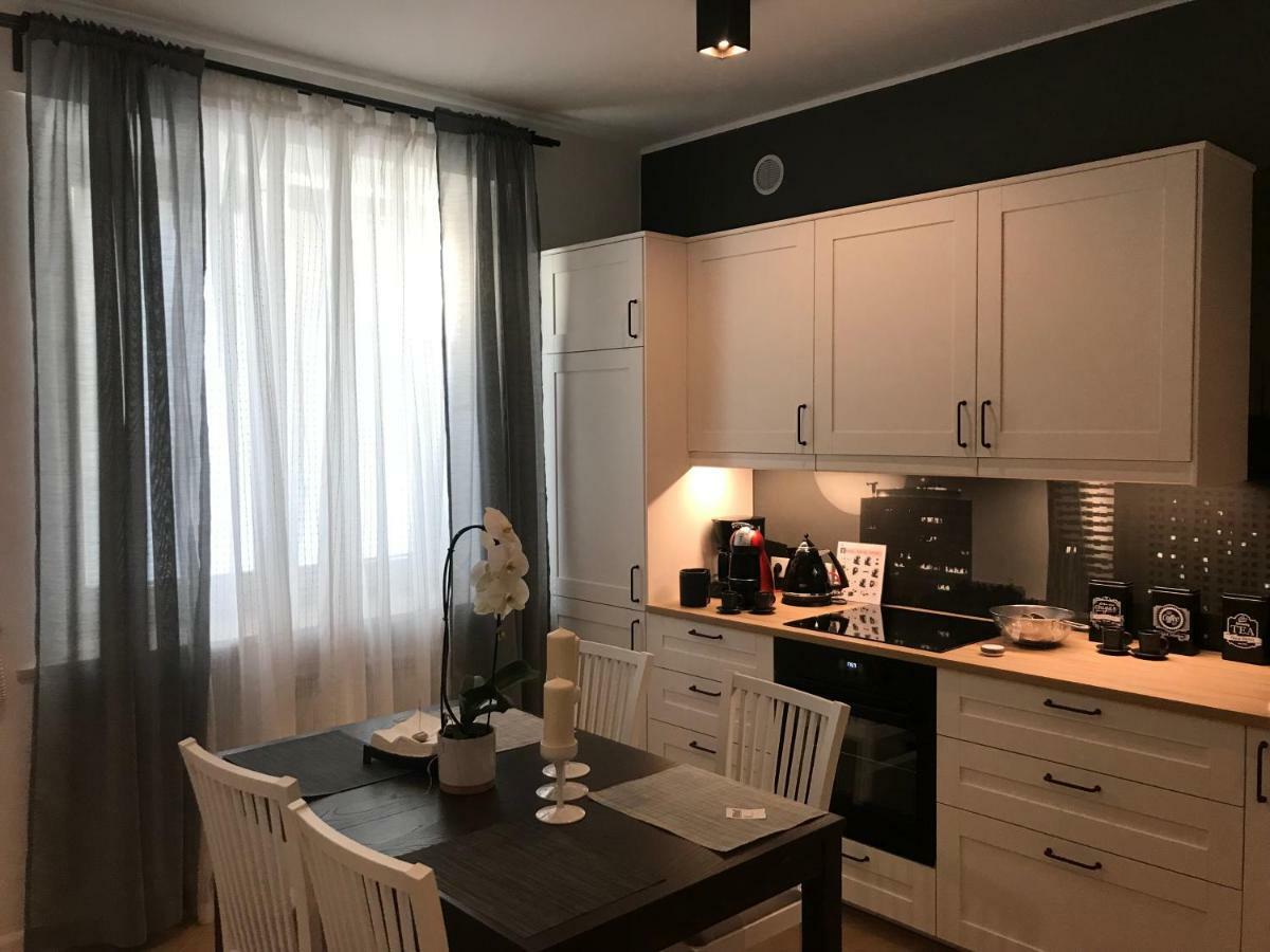 Apartamento Stare Miasto Swietojerska 12 Varsovia Exterior foto
