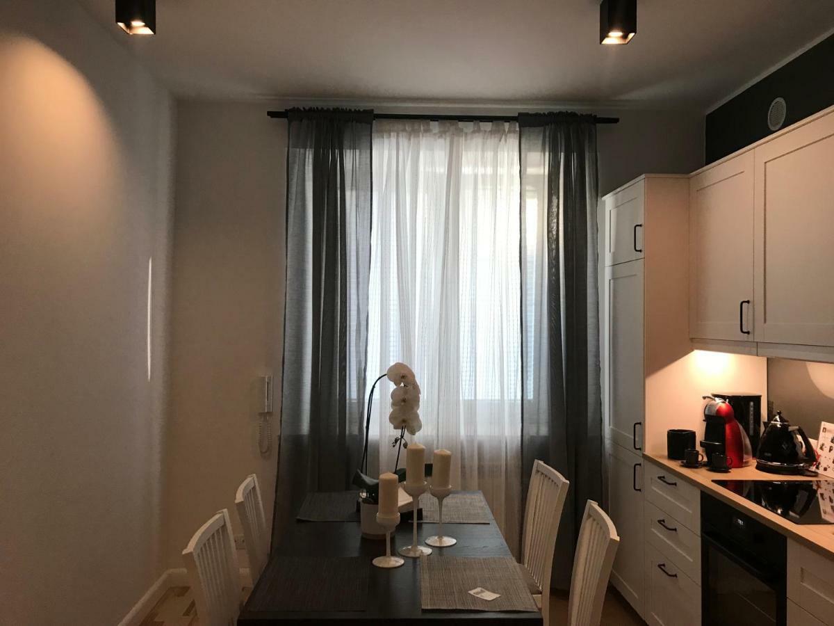 Apartamento Stare Miasto Swietojerska 12 Varsovia Exterior foto